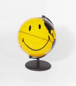 Globe Smiley