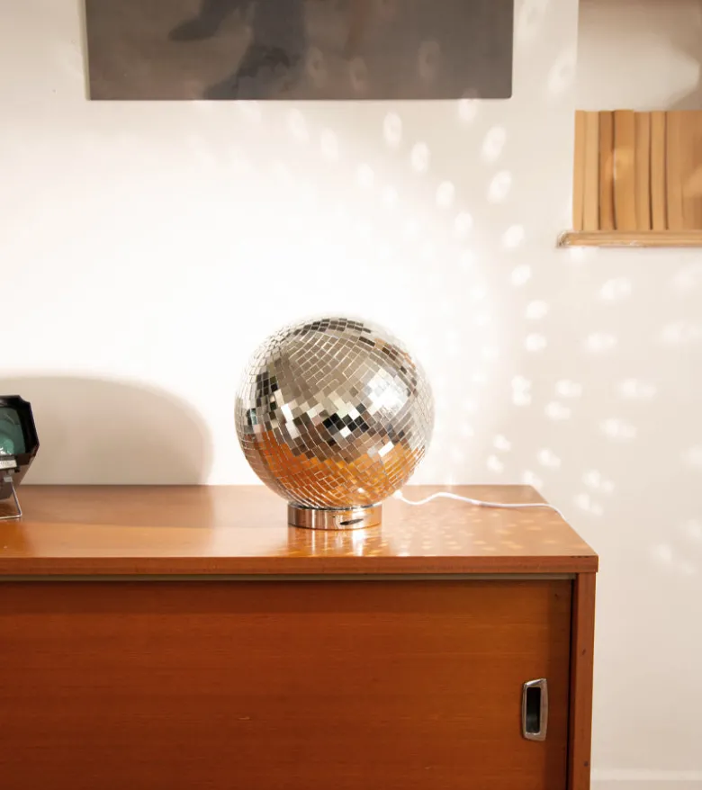 Lampe boule disco à poser